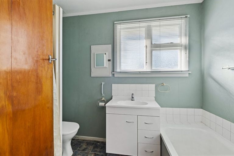 Photo of property in 13 Montrose Avenue, Culverden, 7392