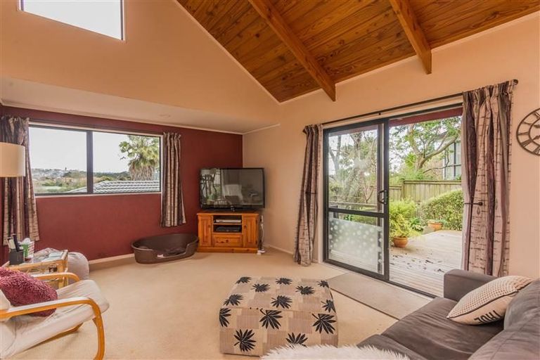 Photo of property in 3/95 Sturges Road, Henderson, Auckland, 0612