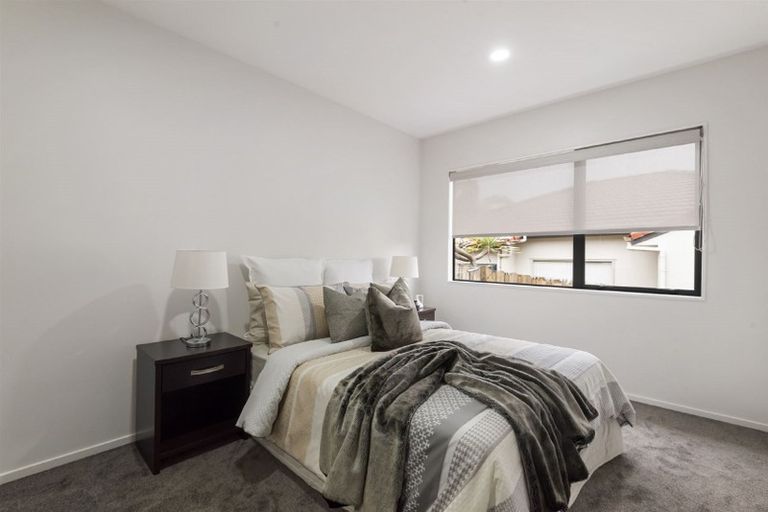 Photo of property in 7 Graham Collins Drive, Windsor Park, Auckland, 0632