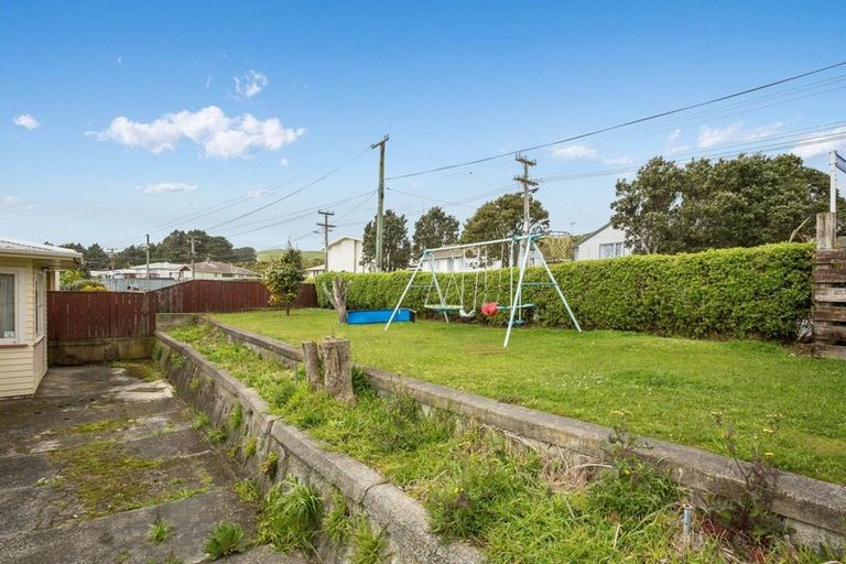 Photo of property in 73 Driver Crescent, Cannons Creek, Porirua, 5024