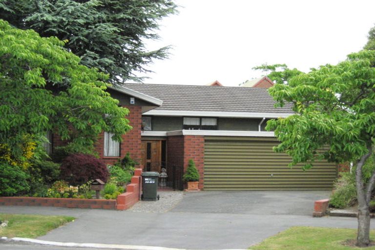 Photo of property in 33 Hawkswood Place, Avonhead, Christchurch, 8042