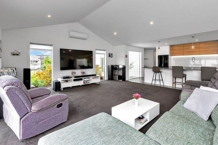 Photo of property in 68 Stace Hopper Drive, One Tree Point, 0118