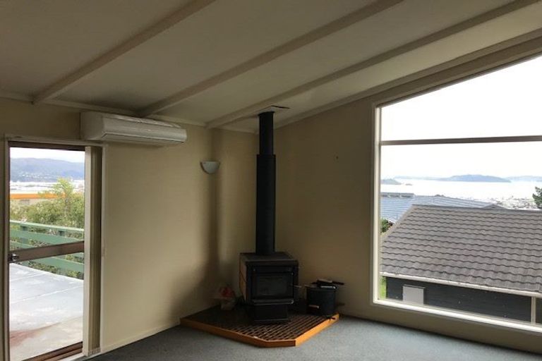 Photo of property in 15 Chestnut Grove, Maungaraki, Lower Hutt, 5010