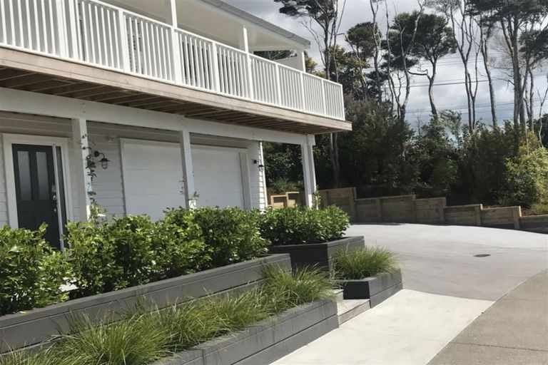 Photo of property in 2e Vipond Road, Stanmore Bay, Whangaparaoa, 0932