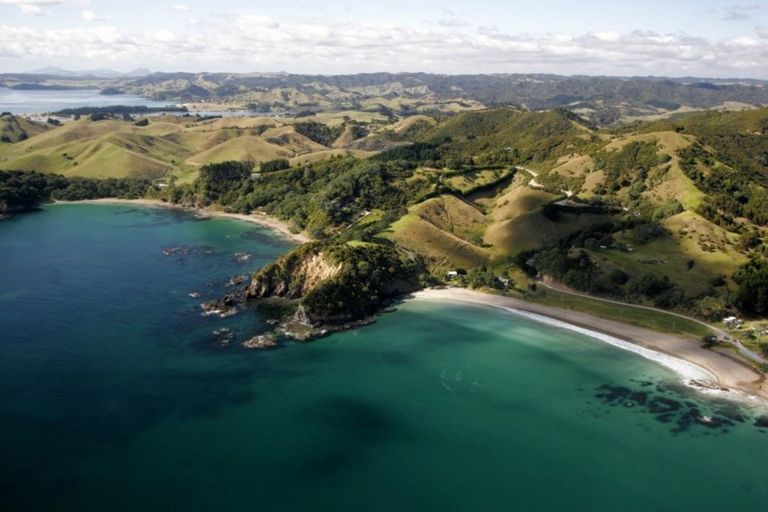 Photo of property in 356 Rockell Road, Whananaki, Hikurangi, 0181