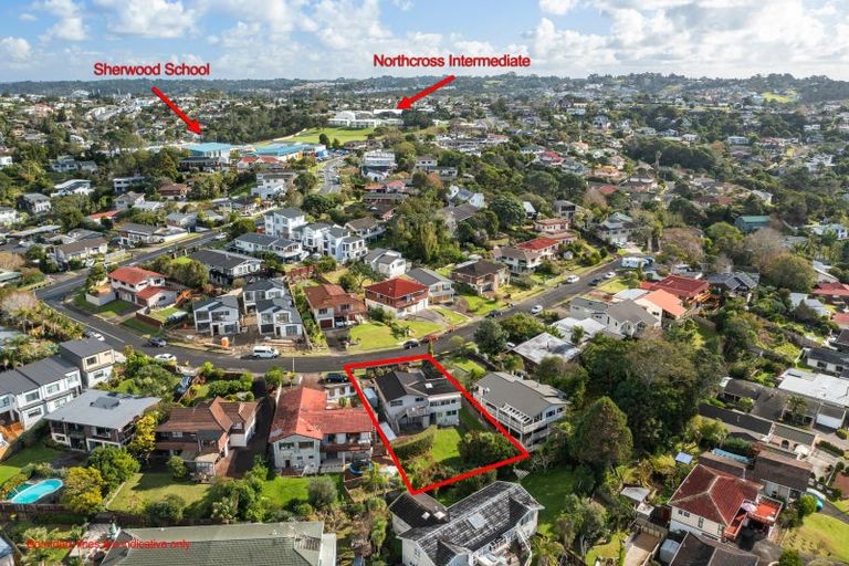 Photo of property in 10 Robin Lane, Browns Bay, Auckland, 0630