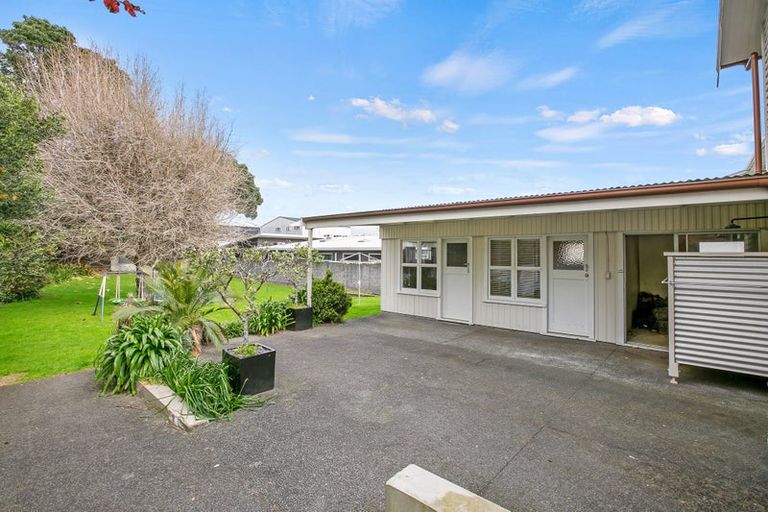 Photo of property in 14 Mclean Street, Strandon, New Plymouth, 4312