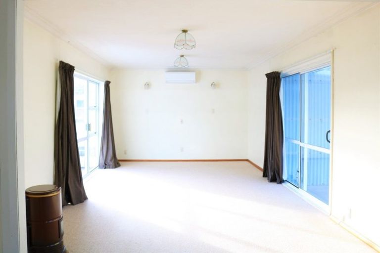 Photo of property in 27 Saint Annes Street, Levin, 5510