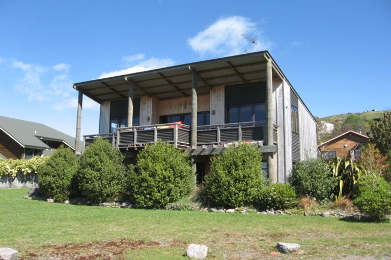 Photo of property in 23 Reeves Road, Acacia Bay, Taupo, 3330