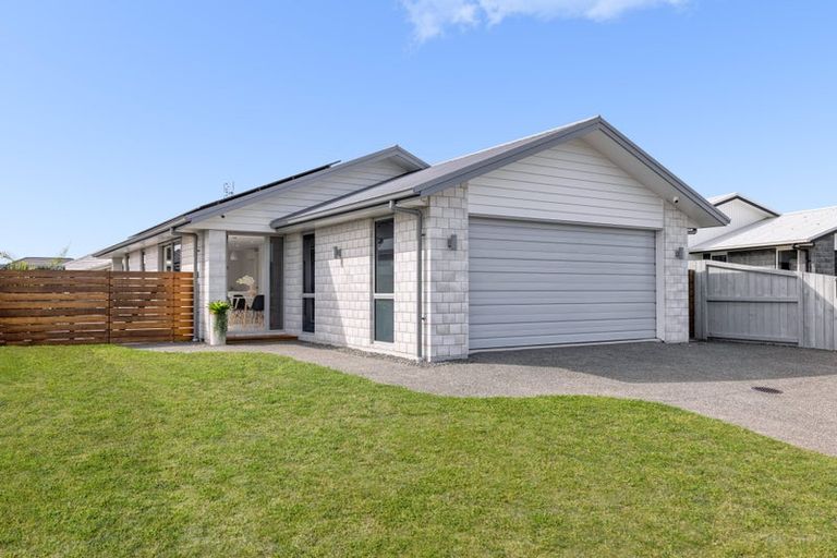 Photo of property in 19 Taioma Close, Papamoa, 3118