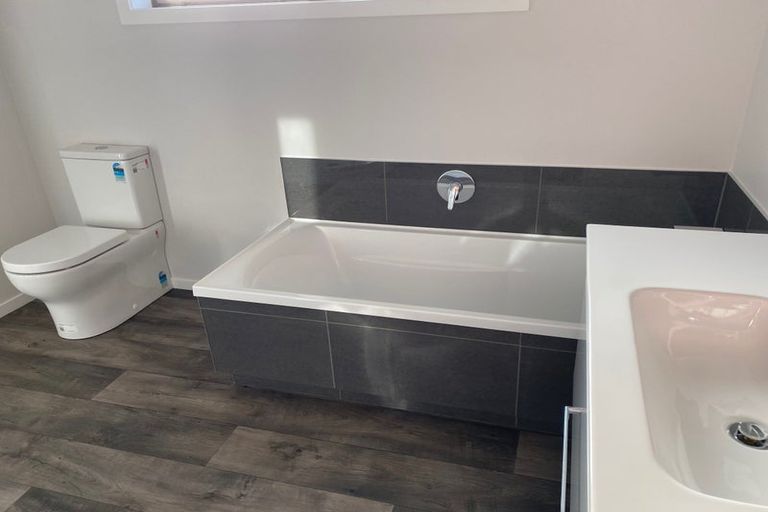 Photo of property in 52 Regan Street, Stratford, 4332