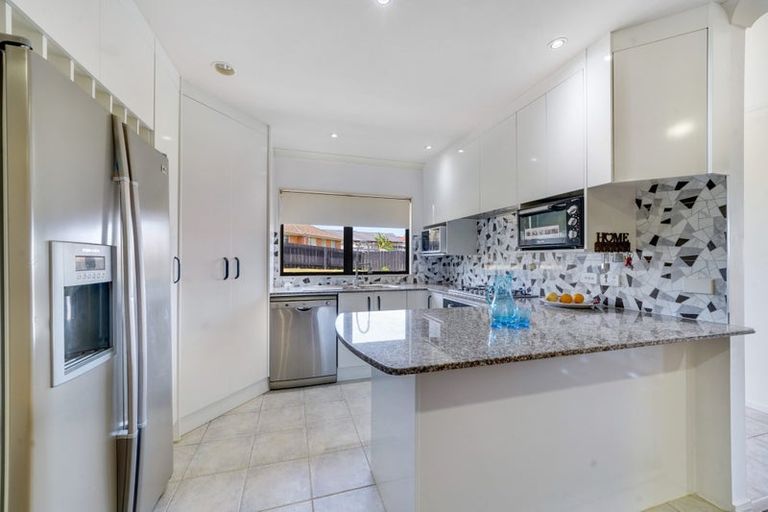 Photo of property in 96 Pitt Avenue, Clendon Park, Auckland, 2103