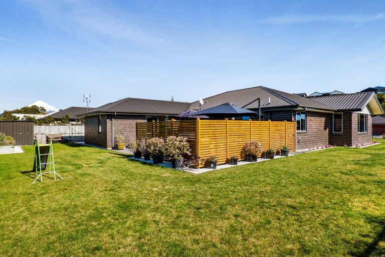Photo of property in 25 Fernbrook Drive, Hurworth, New Plymouth, 4310