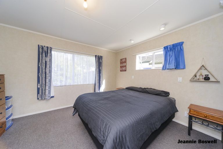 Photo of property in 25 Chadwick Place, Highbury, Palmerston North, 4412