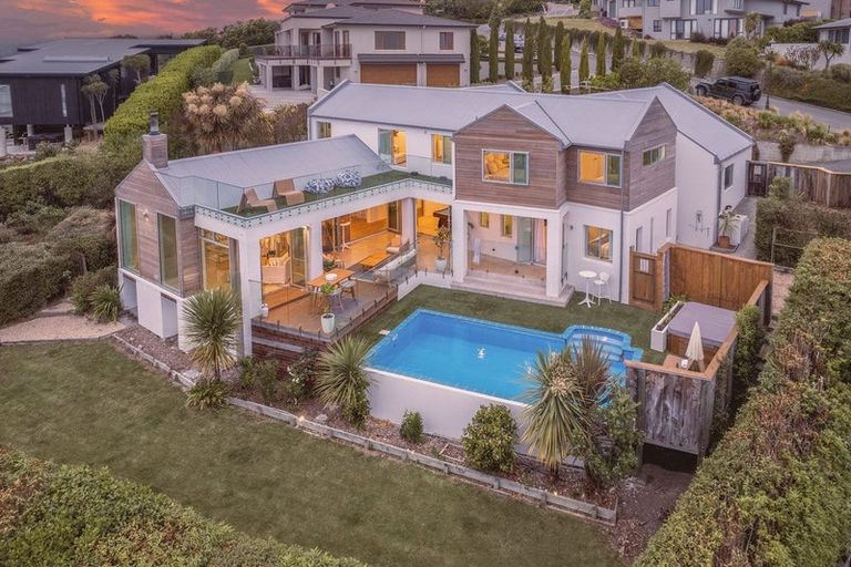 Photo of property in 4 Melleray Place, Redcliffs, Christchurch, 8081