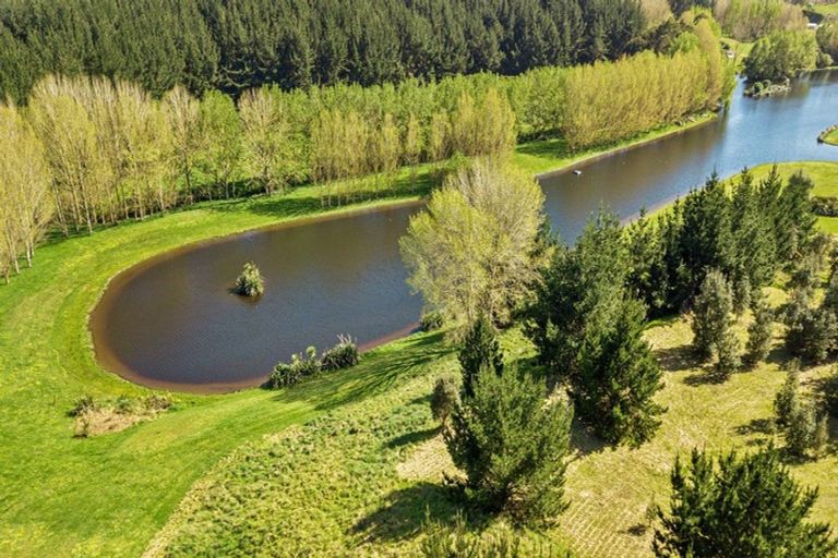 Photo of property in 253 Taylors Road, Otaki, 5583