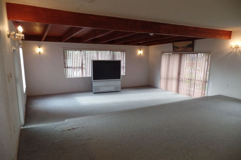 Photo of property in 3 Poutini Place, Manurewa, Auckland, 2102