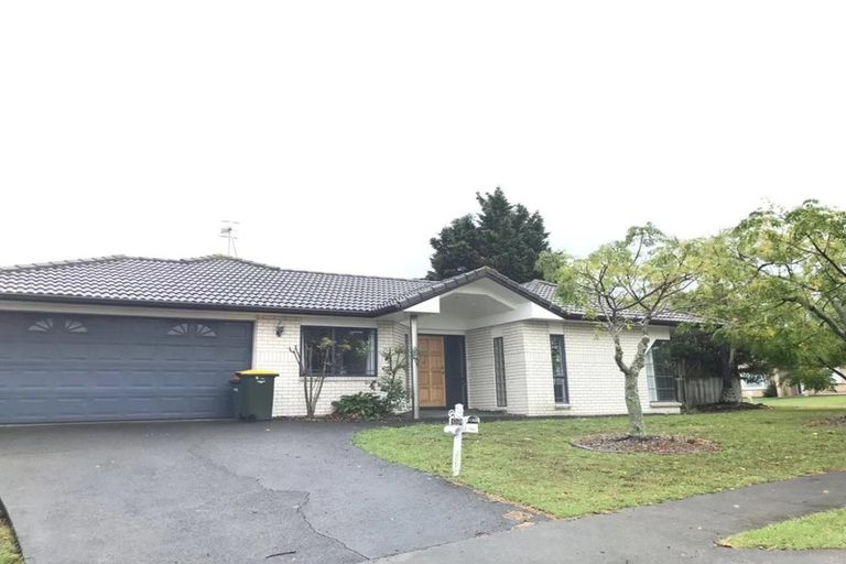 Photo of property in 113 Golfland Drive, Golflands, Auckland, 2013