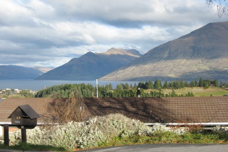 Photo of property in 21/7 Earnslaw Terrace, Queenstown, 9300