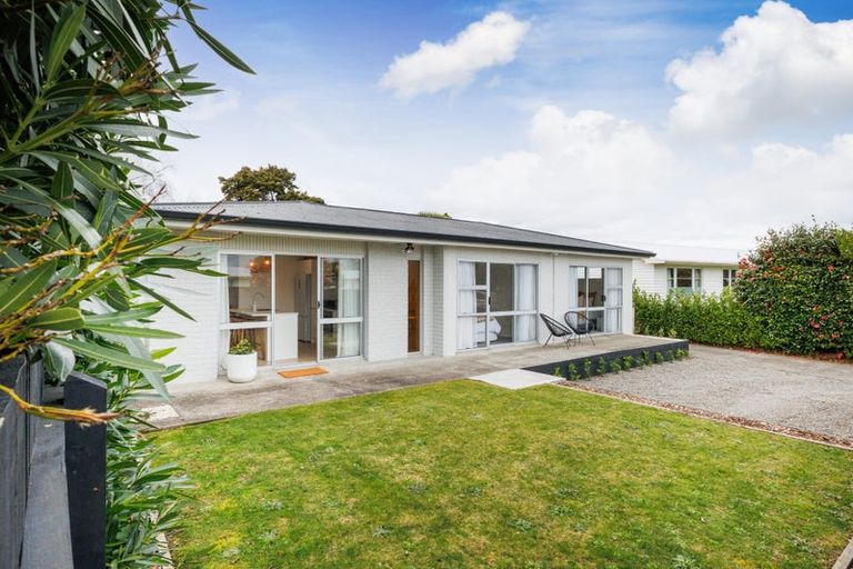Photo of property in 37 Waterloo Crescent, Hokowhitu, Palmerston North, 4410