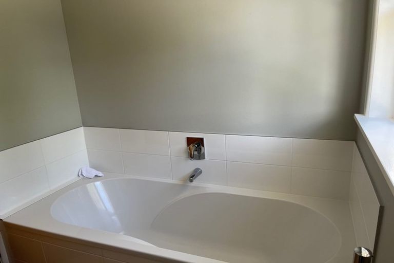 Photo of property in 7 Meadowvale Avenue, Forrest Hill, Auckland, 0620