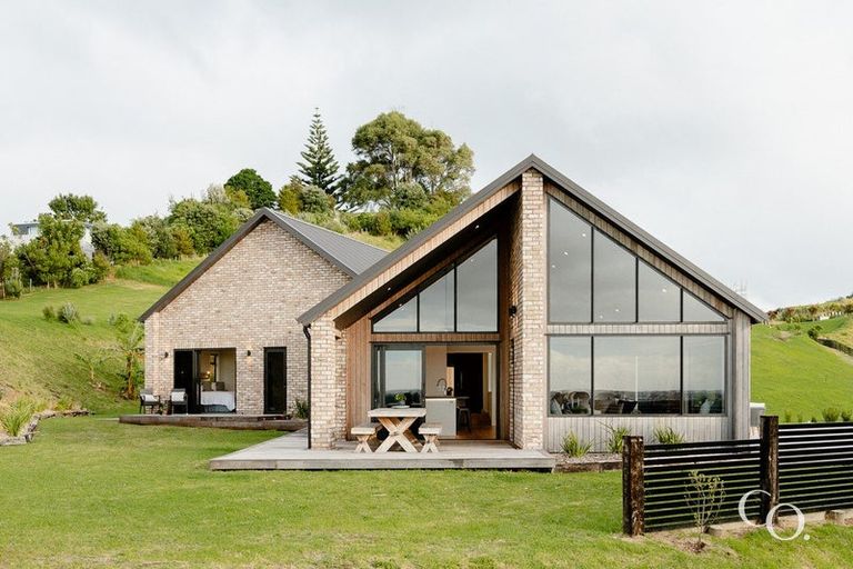 Photo of property in 42 Te Auhi Way, Welcome Bay, Tauranga, 3112