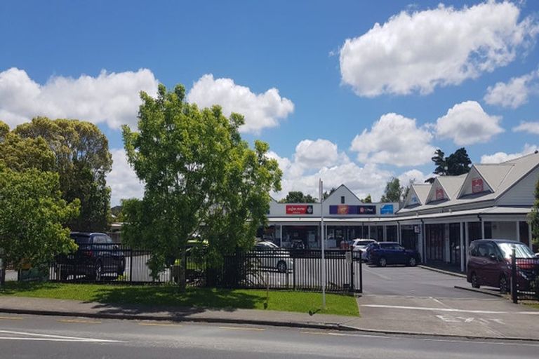 Photo of property in 8/3 Orwell Road, Greenhithe, Auckland, 0632