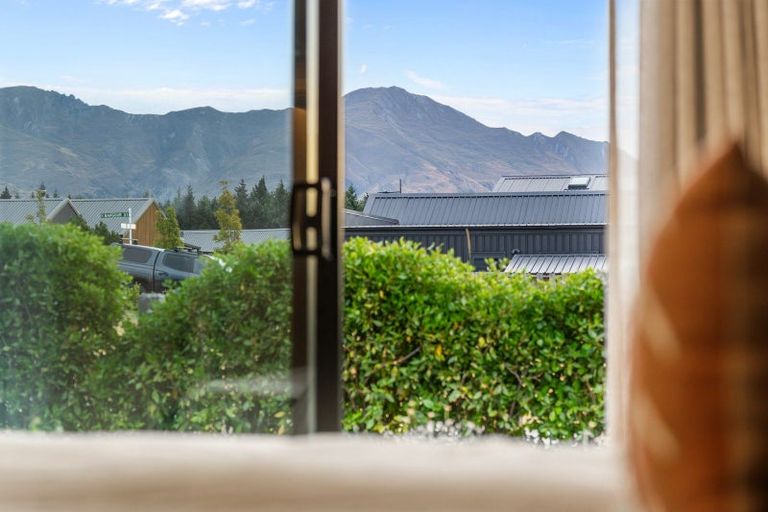 Photo of property in 20 Mount Nicholas Avenue, Wanaka, 9305
