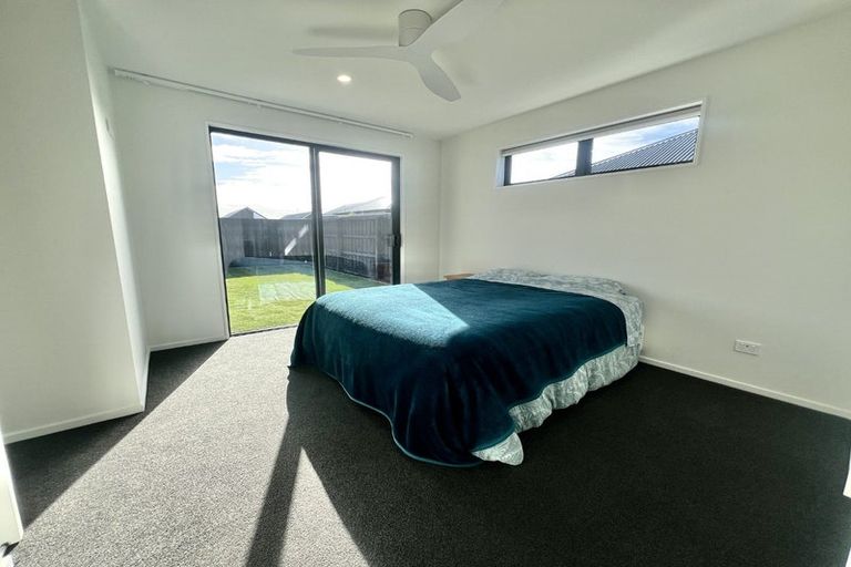 Photo of property in 28 Hanmer Crescent, Rangiora, 7400