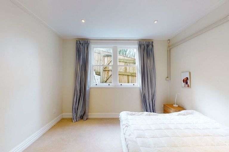 Photo of property in 18 Central Terrace, Kelburn, Wellington, 6012