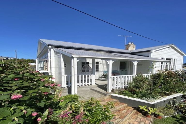 Photo of property in 54 Belt Road, New Plymouth, 4310