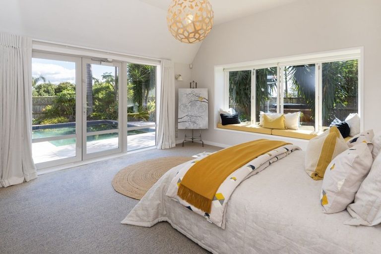 Photo of property in 14 Lynton Road, Bucklands Beach, Auckland, 2012