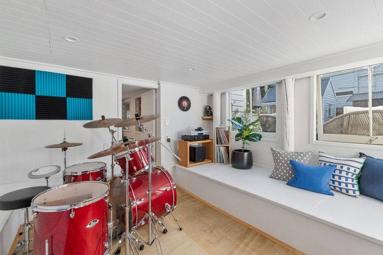 Photo of property in 31 Queens Parade, Devonport, Auckland, 0624