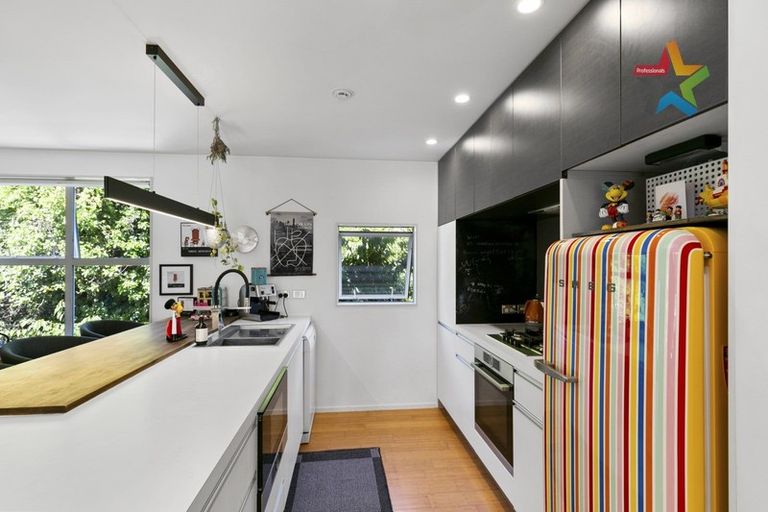 Photo of property in 47 Saddleback Grove, Karori, Wellington, 6012