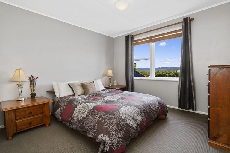 Photo of property in 15 Cherry Blossom Grove, Maungaraki, Lower Hutt, 5010