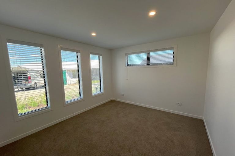 Photo of property in 25 Kenehi Road, Karaka, 2124