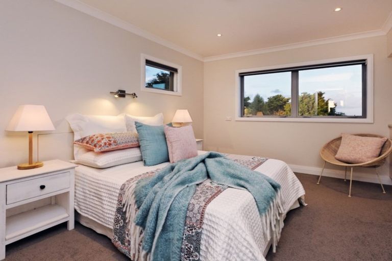 Photo of property in 145 Cornwallis Road, Cornwallis, Auckland, 0604