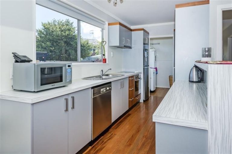 Photo of property in 168 Cascades Road, Pakuranga Heights, Auckland, 2010