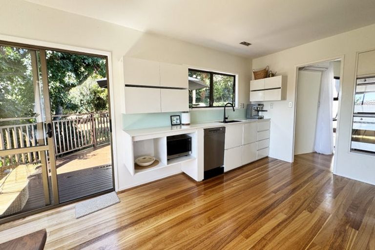 Photo of property in 26 Harper Street, Chatswood, Auckland, 0626