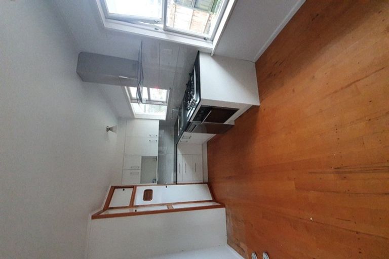 Photo of property in 1 Diana Drive, Glenfield, Auckland, 0629