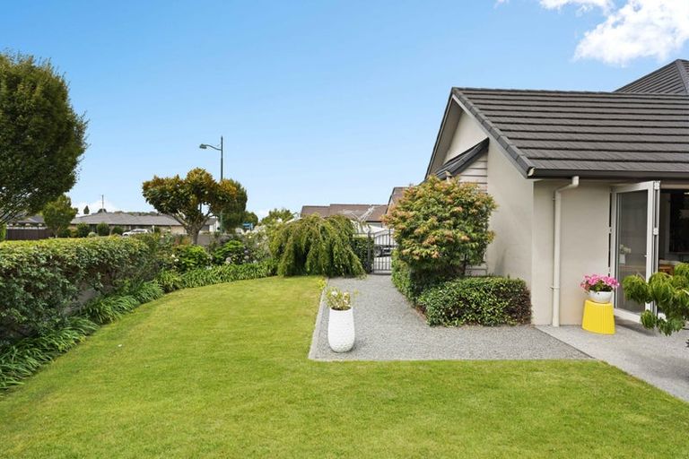 Photo of property in 194 Saint James Drive, Huntington, Hamilton, 3210