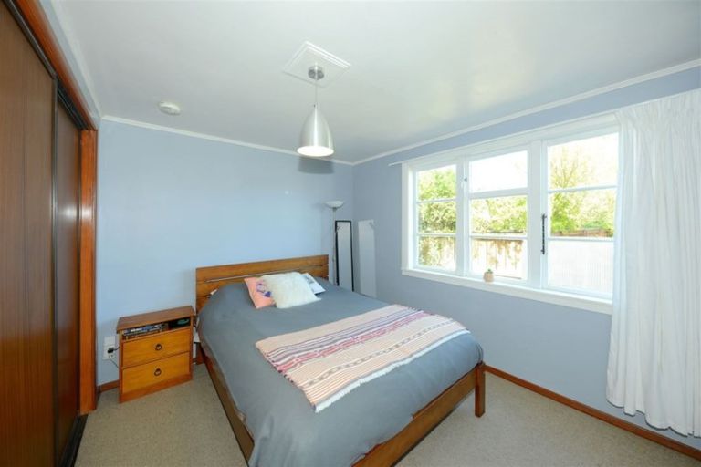 Photo of property in 2/7 Wilmot Street, Northcote, Christchurch, 8052