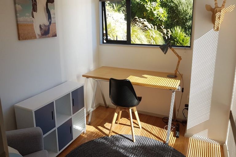 Photo of property in 30 Harland Street, Brooklyn, Wellington, 6021