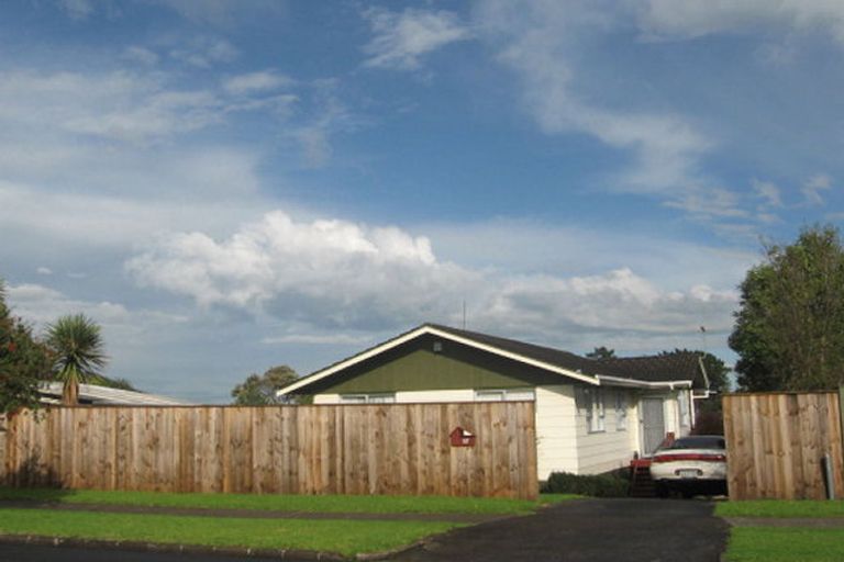 Photo of property in 117 Aviemore Drive, Highland Park, Auckland, 2010