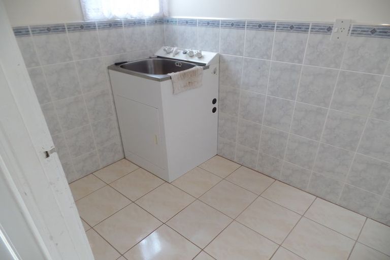 Photo of property in 3 Poutini Place, Manurewa, Auckland, 2102