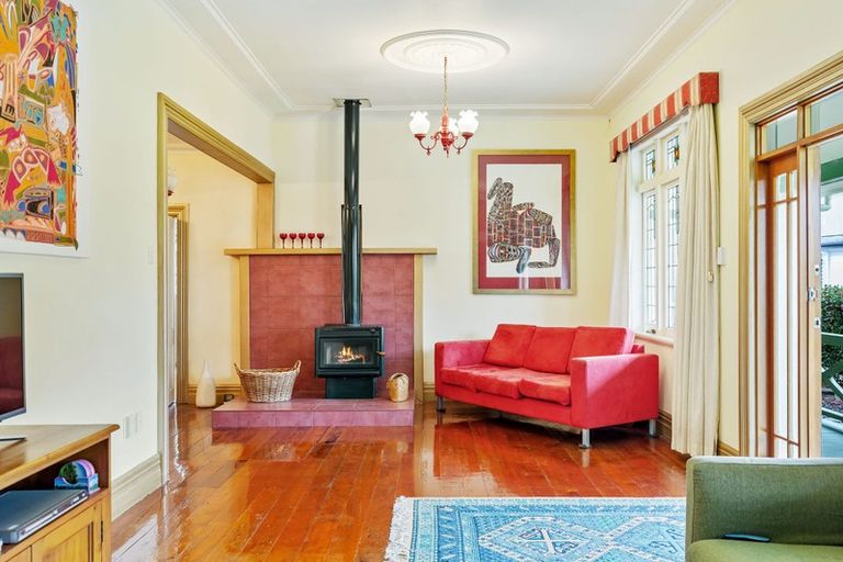 Photo of property in 21 Farquhar Road, Glendene, Auckland, 0602