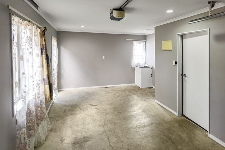 Photo of property in 111a Universal Drive, Henderson, Auckland, 0610