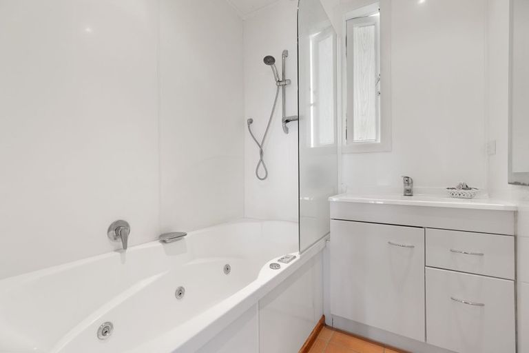 Photo of property in 21 Dunlop Road, Te Puke, 3119