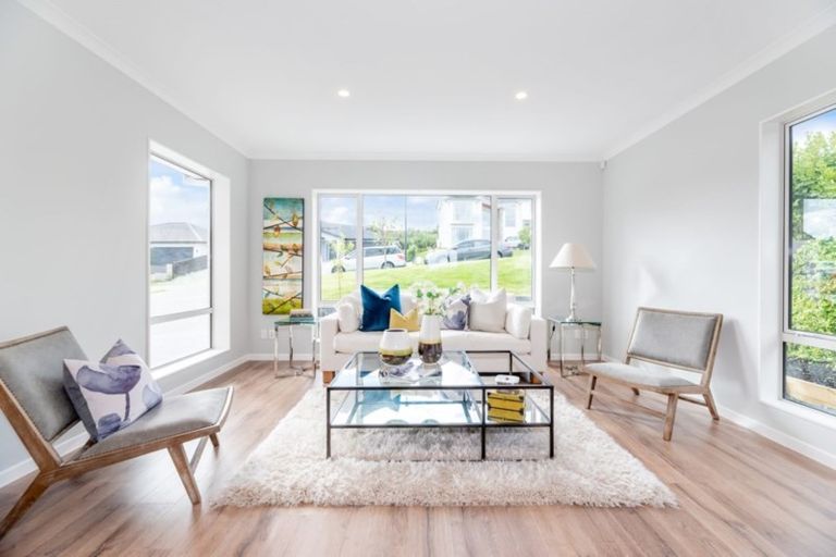 Photo of property in 17 Boocock Crescent, Orewa, 0931