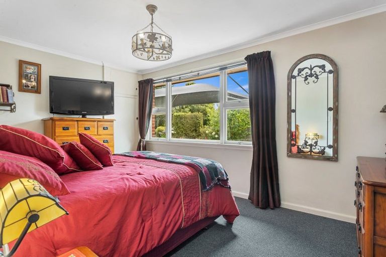 Photo of property in 104 Main North Road, Woodend, 7610